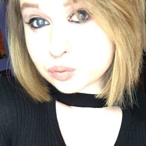 Meet your Posher, Makenzie